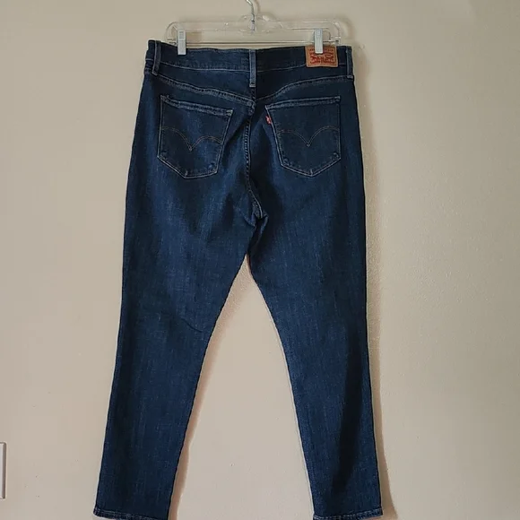 Levi's Dark Wash Women's Jeans Size 32 - Picture 3 of 6